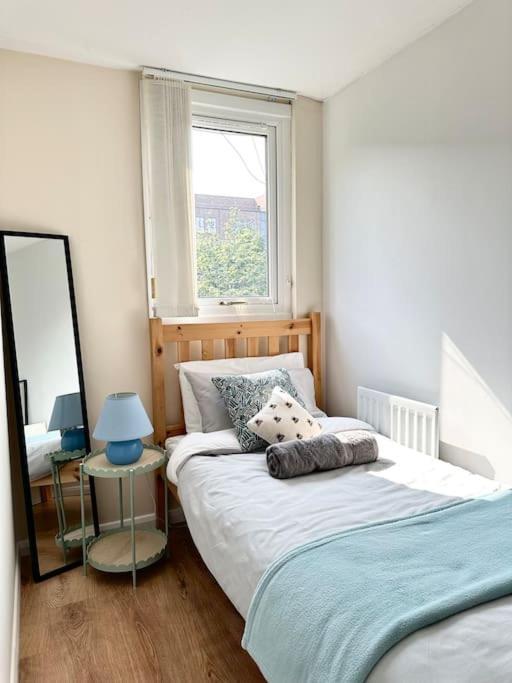 6 Guests House Old Trafford,Media City,City Centre, Free Parking Manchester Zewnętrze zdjęcie