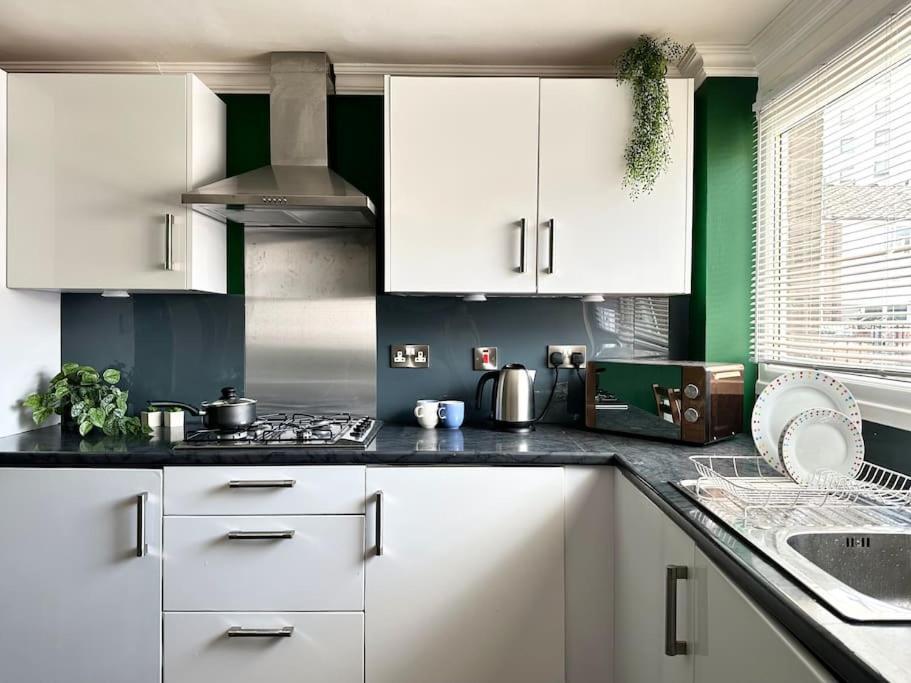 6 Guests House Old Trafford,Media City,City Centre, Free Parking Manchester Zewnętrze zdjęcie